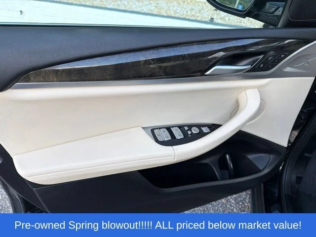 Used 2020 Black BMW xDrive30i image 12