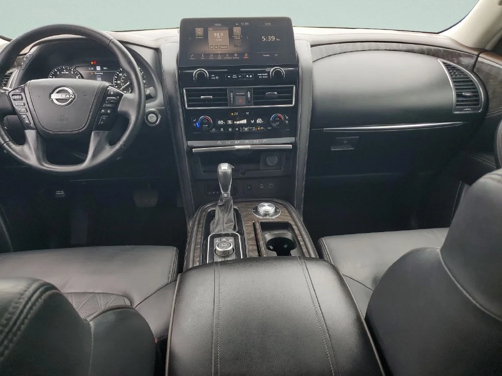 Used 2022 White Nissan Platinum 4WD image 14