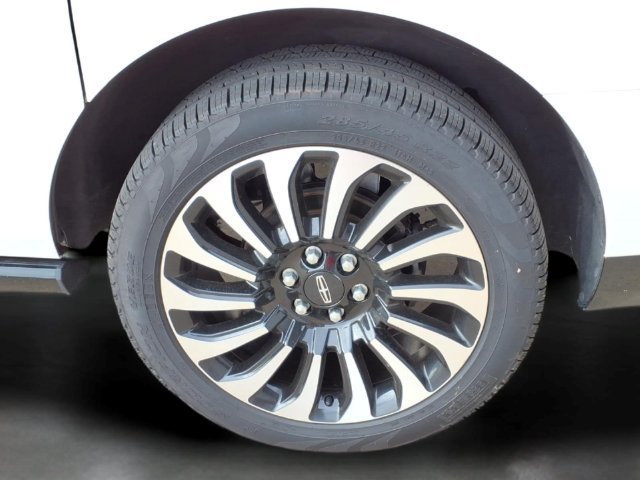 Used 2024 White Lincoln Black Label L image 32