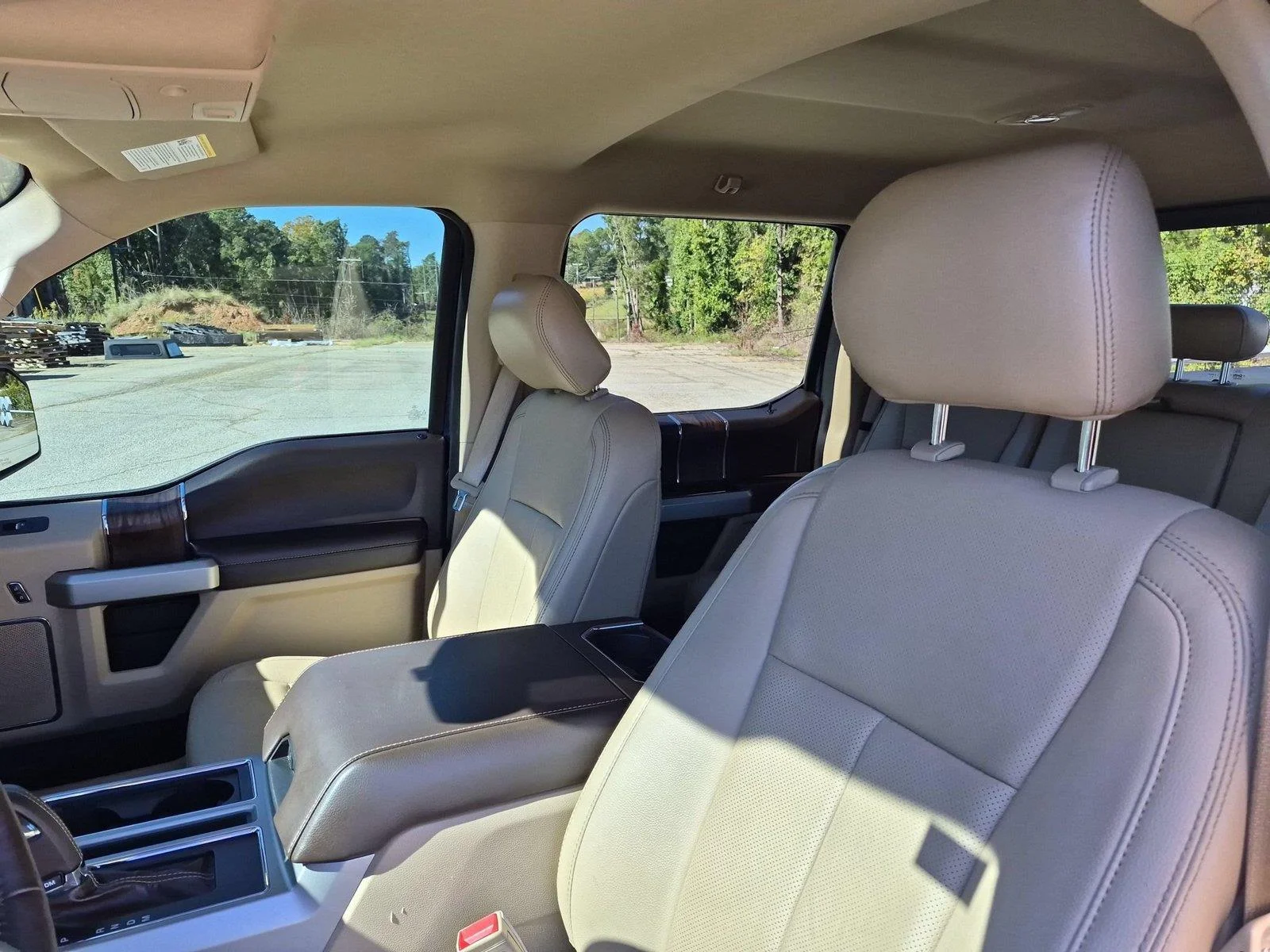 Used 2018 Blue Jeans Metallic Ford LARIAT image 17