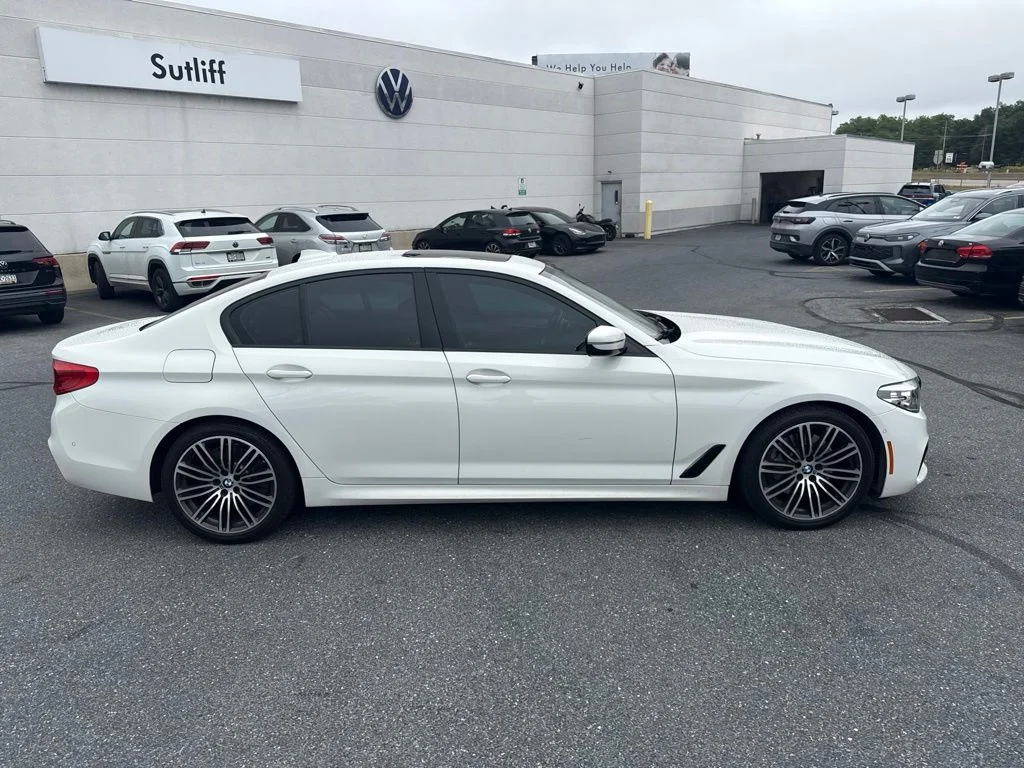 Used 2019 Alpine White BMW 540i xDrive image 28