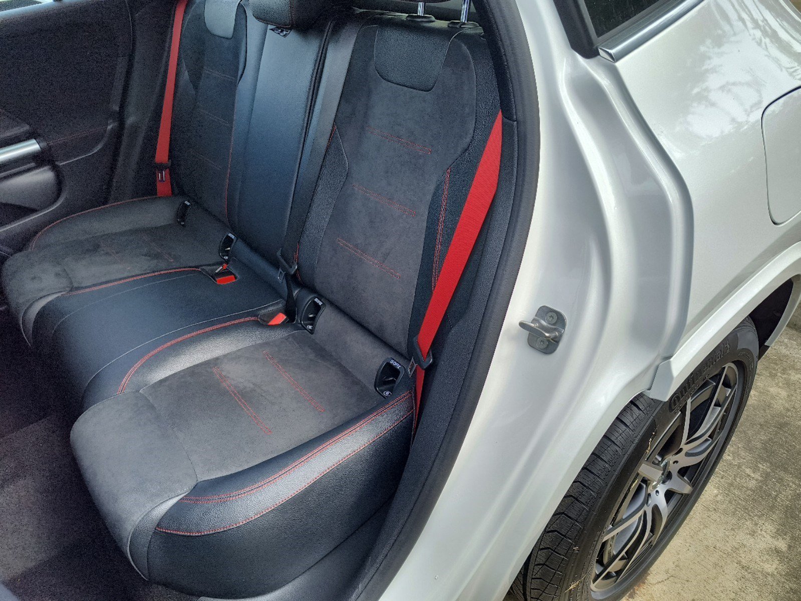 New 2025 Polar White Mercedes-Benz AMG® GLA 35 4MATIC® SUV image 31