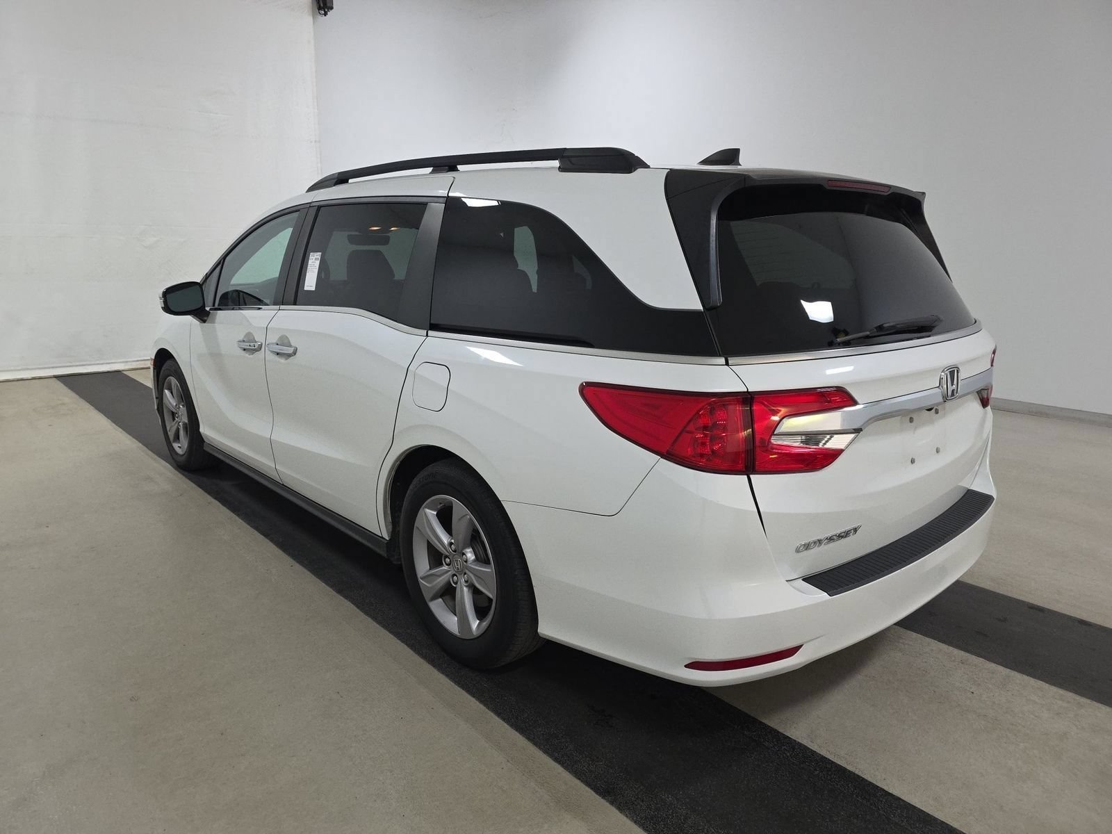 Used 2020 Platinum White Pearl Honda EX-L image 5