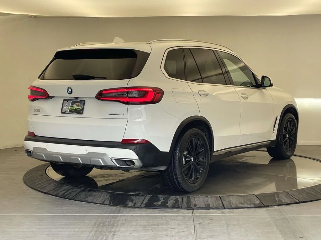 Used 2020 White BMW xDrive40i image 5