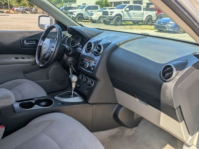Used 2013 Silver Nissan S image 26