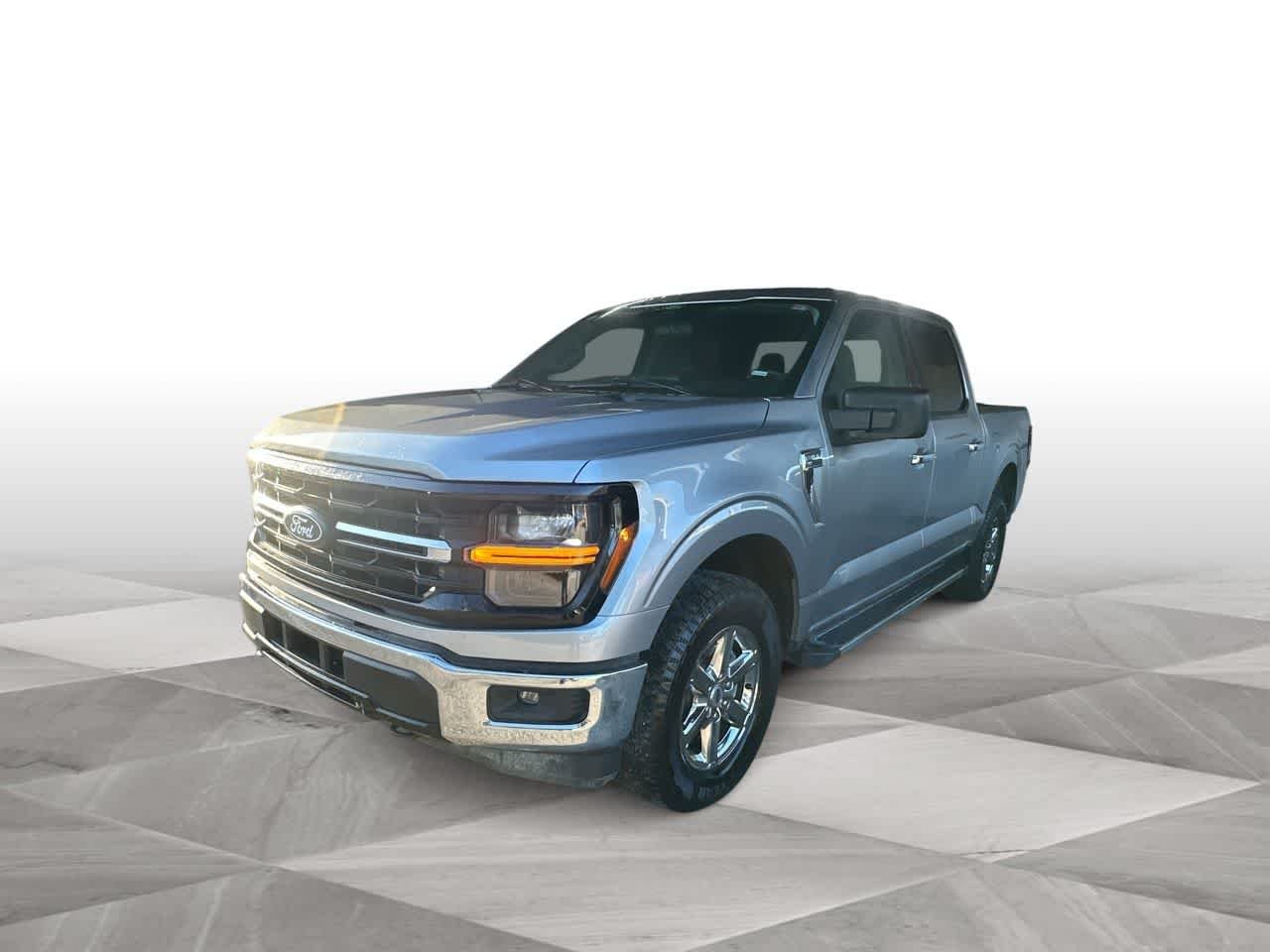 Used 2025 Iconic Silver Metallic Ford XLT image 4