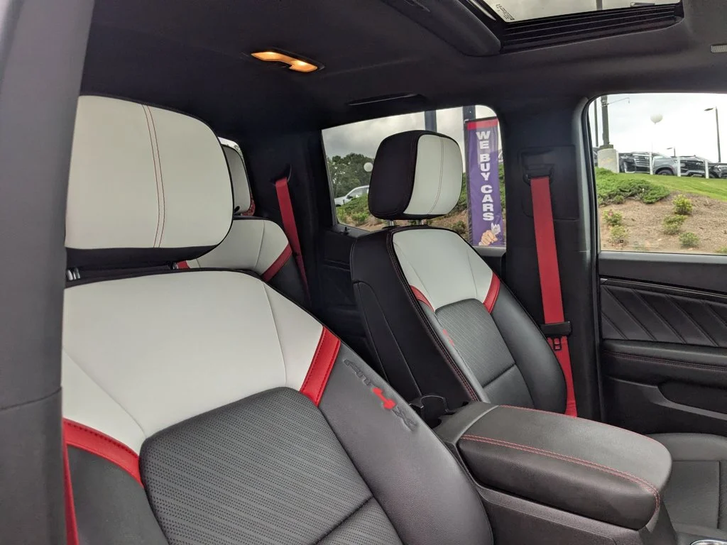 Used 2023 Summit White GMC 4WD AT4X image 28