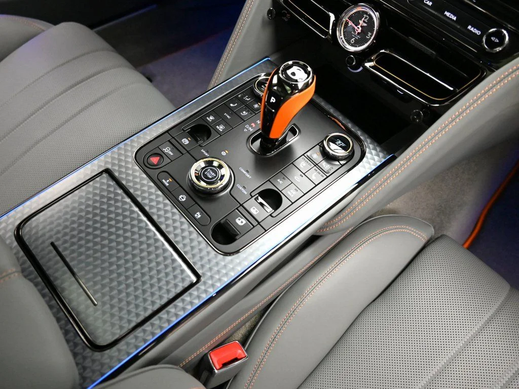 2025 Bentley Flying Spur - Photo 26