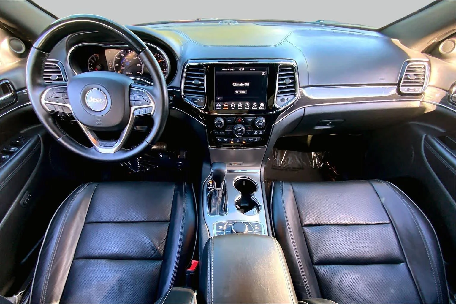 Used 2020 Velvet Red Pearlcoat Jeep Overland image 16