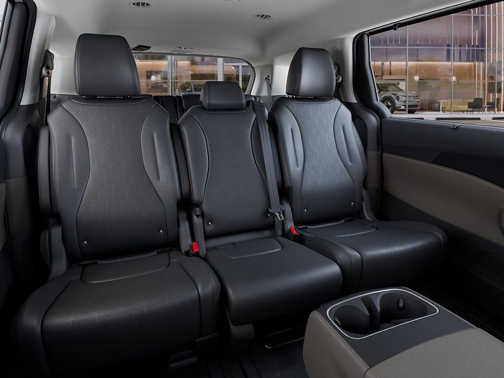New 2026 Snow White Pearl Kia EX image 16