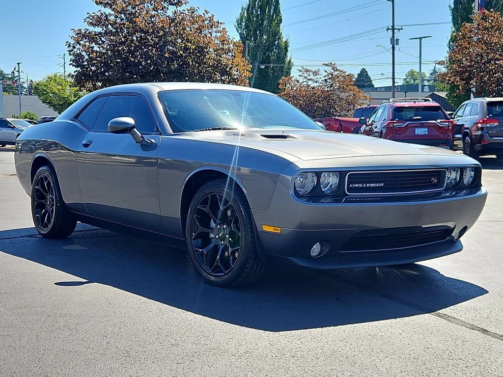 Used 2011 Mineral Gray Metallic Clearcoat Dodge R/T image 8