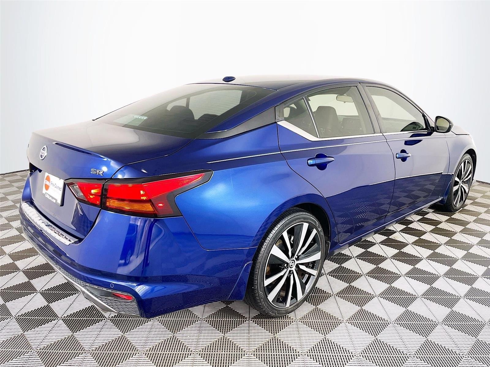 Used 2022 Deep Blue Pearl Nissan 2.5 SR image 9