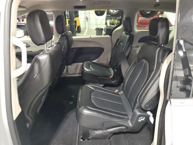 Used 2023 Silver Chrysler Touring L image 12