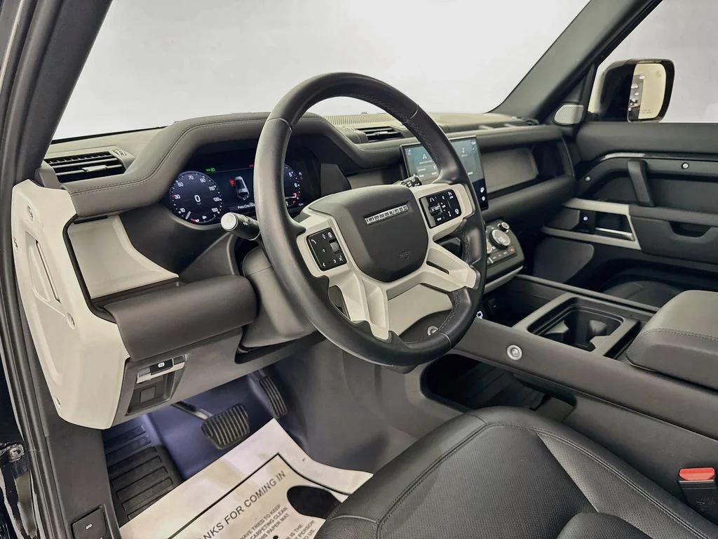 Used 2024 Black Land Rover S image 9