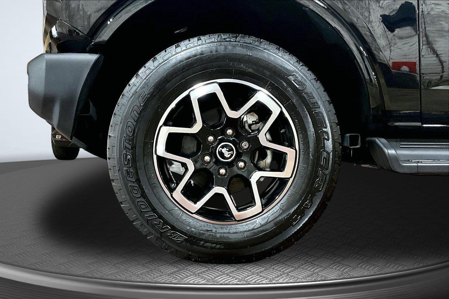 Used 2025 Shadow Black Ford Outer Banks image 10