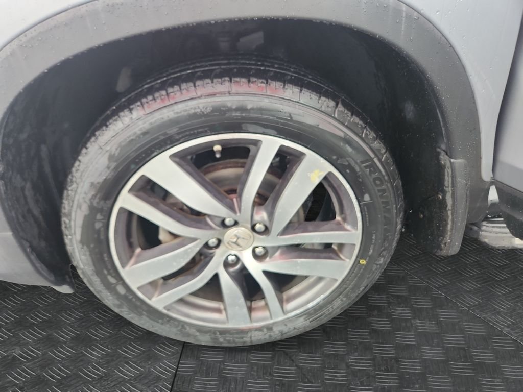 Used 2017 Lunar Silver Metallic Honda Elite image 14