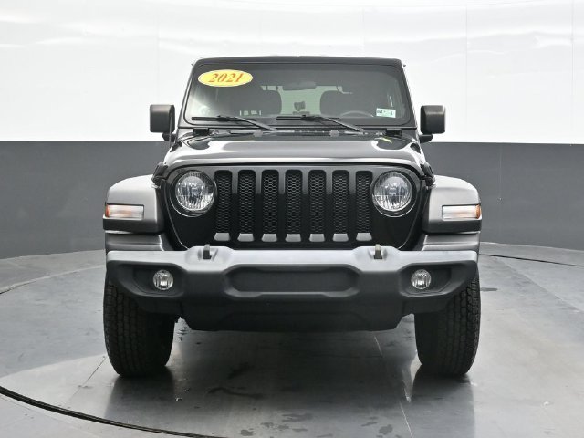 Used 2021 Black Jeep Sport image 4