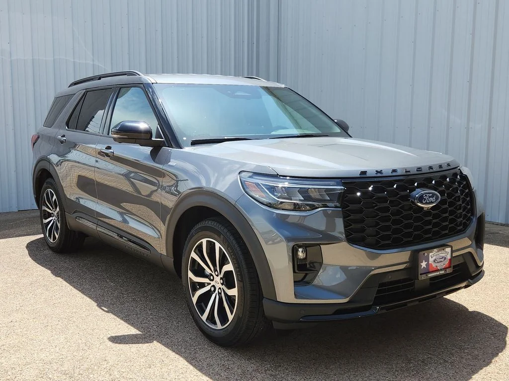2026 Ford Explorer ST-LINE RWD's photo