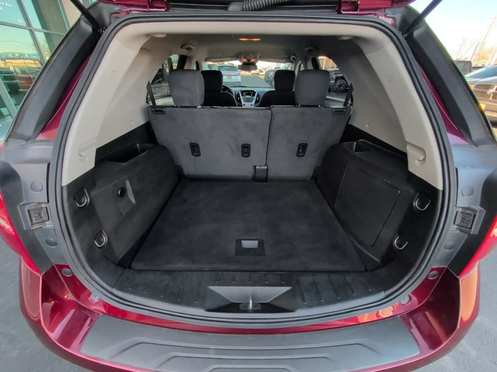 Used 2016 SIREN RED TINTCOAT Chevrolet LT image 16