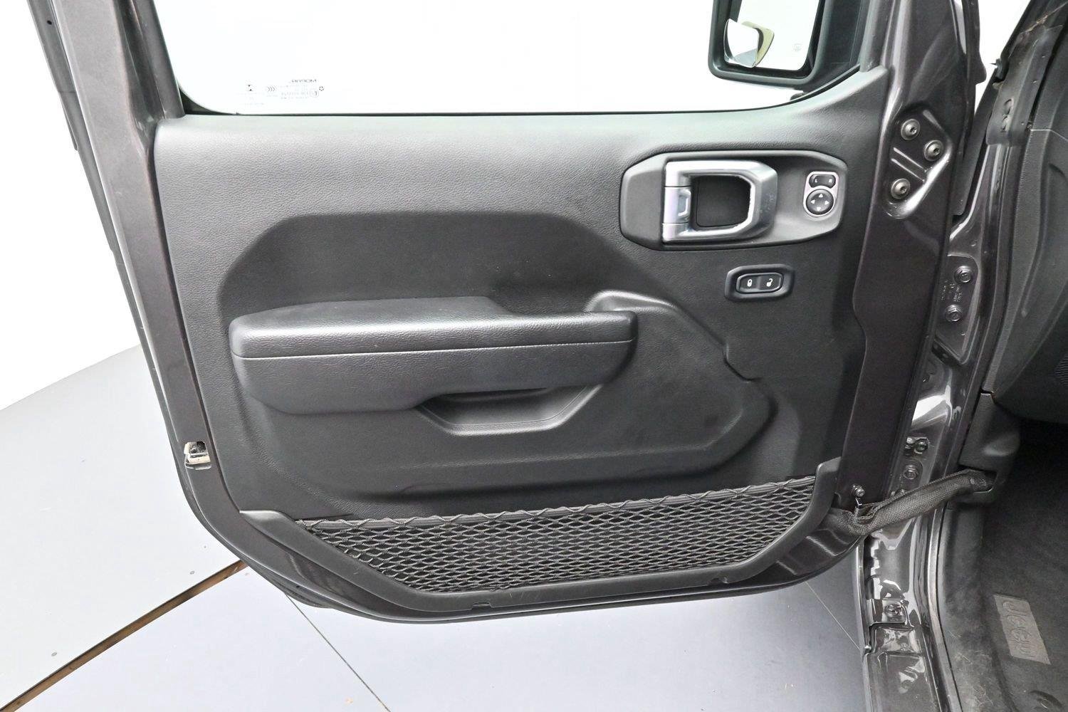 Used 2022 Granite Crystal Metallic Clearcoat Jeep Unlimited Sport Altitude image 10