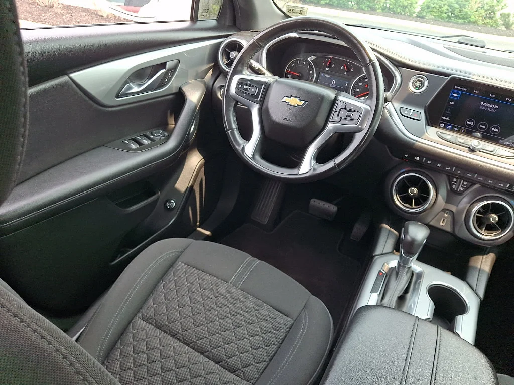 Used 2020 SUMMIT WHITE Chevrolet LT image 15