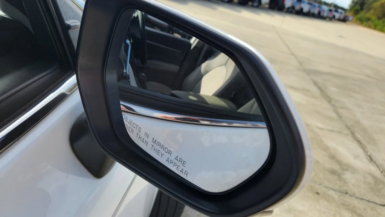 Used 2024  Toyota Hybrid SE image 11