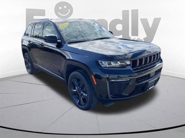 New 2026 Diamond Black Crystal Pearlcoat Jeep Limited image 7