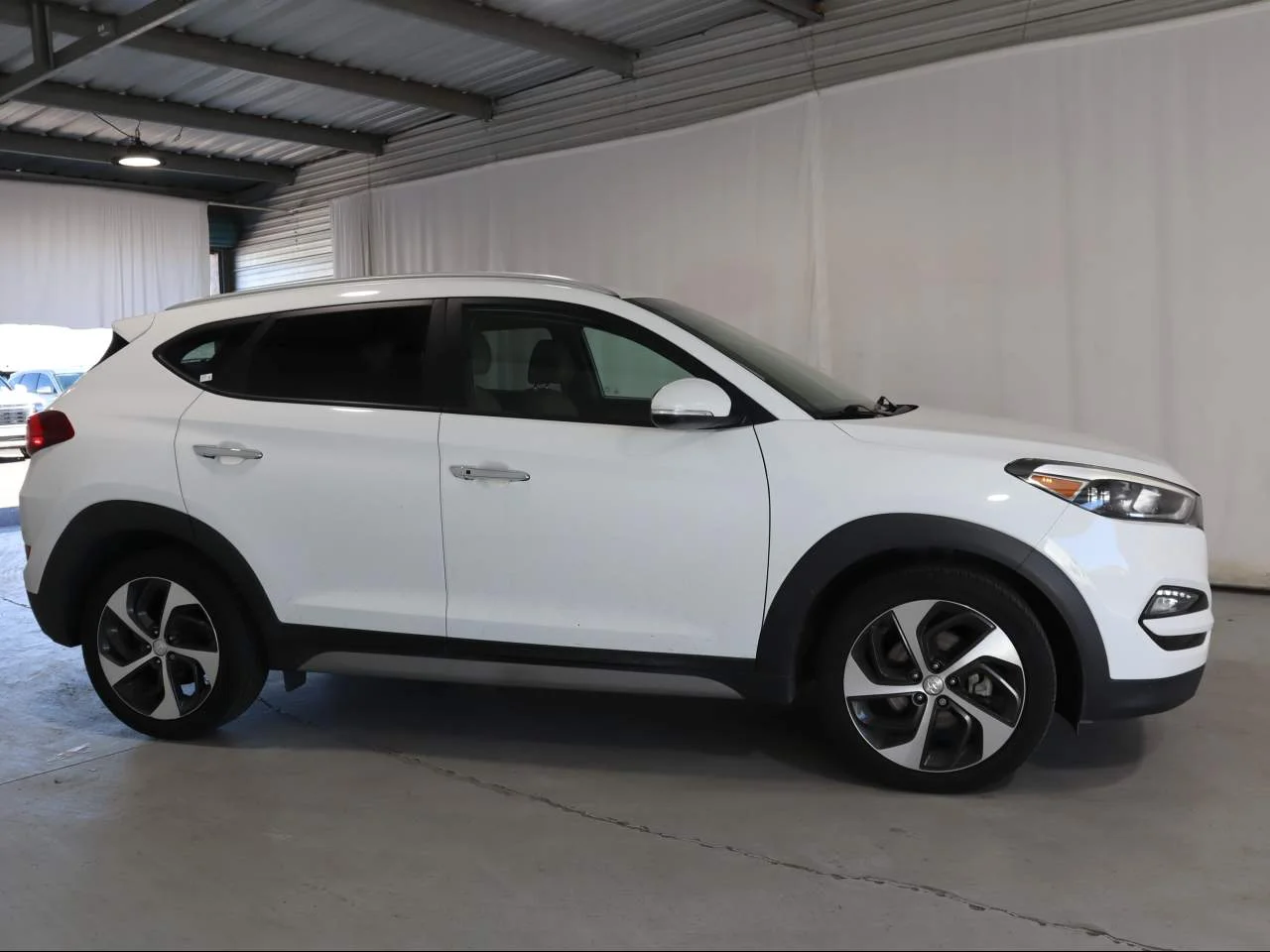 Used 2018 Dazzling White Hyundai Limited image 7