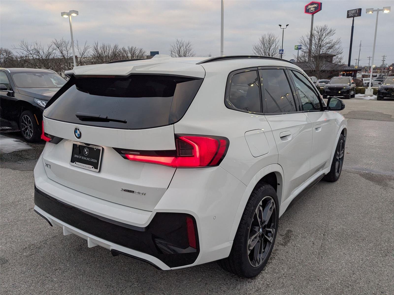 New 2026 Alpine White BMW xDrive28i image 5