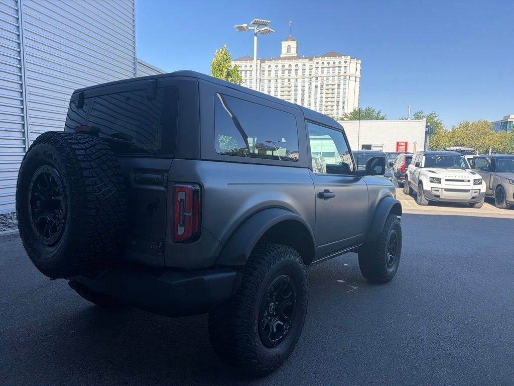 Used 2022 Gray Metallic Ford Wildtrak image 8
