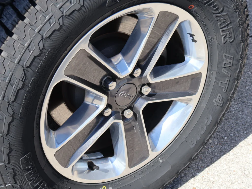 Used 2018 Gray Jeep Unlimited Sahara image 38