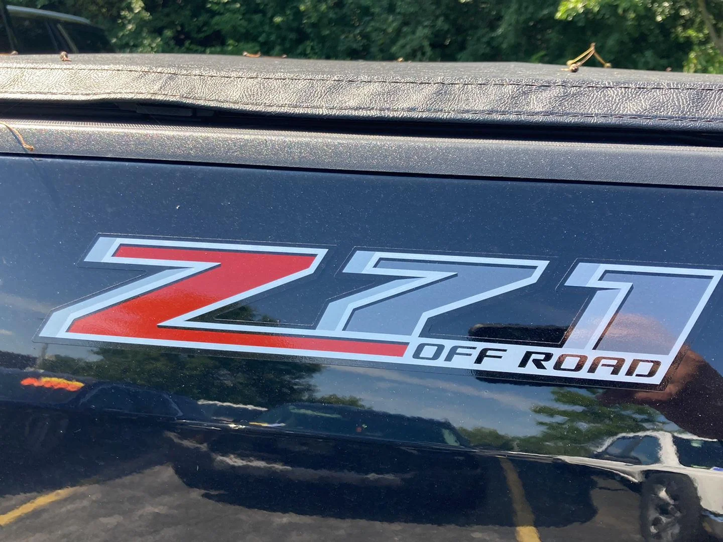 Used 2018 BLACK Chevrolet 4WD Z71 image 12