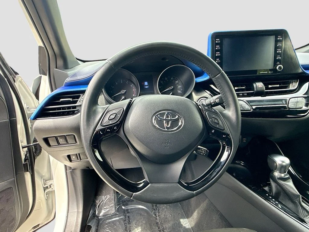 Used 2021 White Toyota XLE image 11