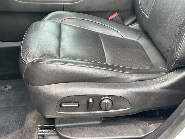 Used 2019 White GMC SLT-1 image 17