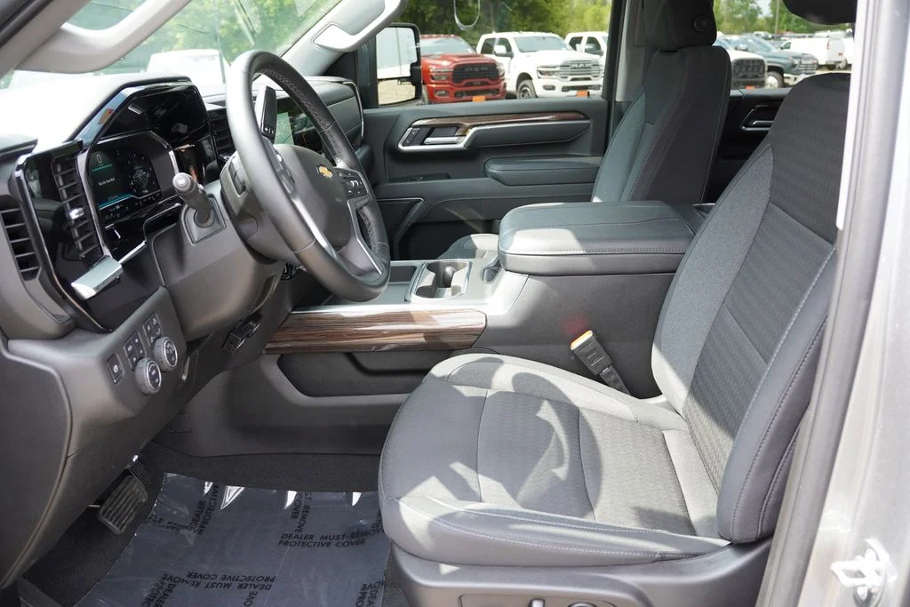 Used 2025 Sterling Gray Metallic Chevrolet LT image 16