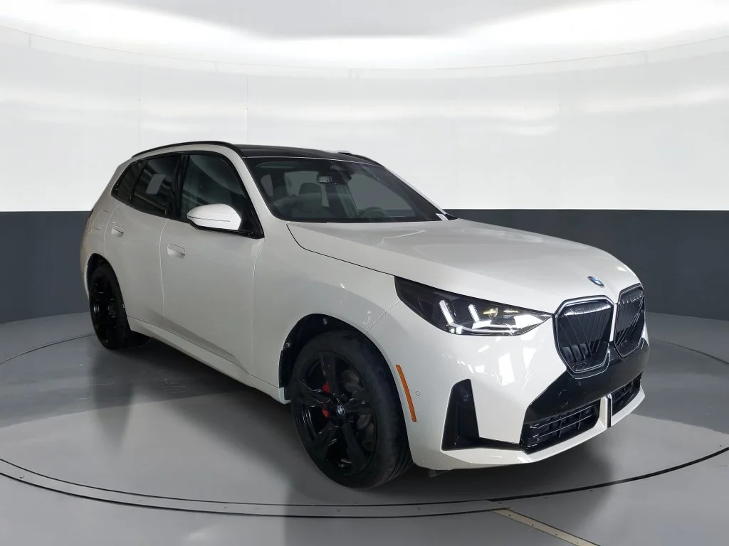 New 2026 Alpine White BMW 30 xDrive image 2