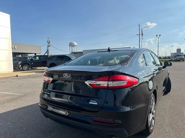 Used 2020 Agate Black Metallic Ford SEL image 20