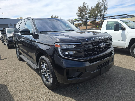 2025 Ford Expedition Active photo 3