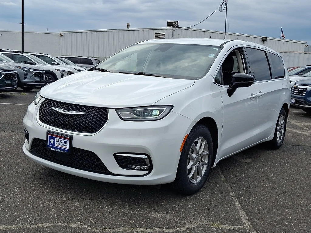 Used 2024 Bright White Cl Chrysler Touring L image 5