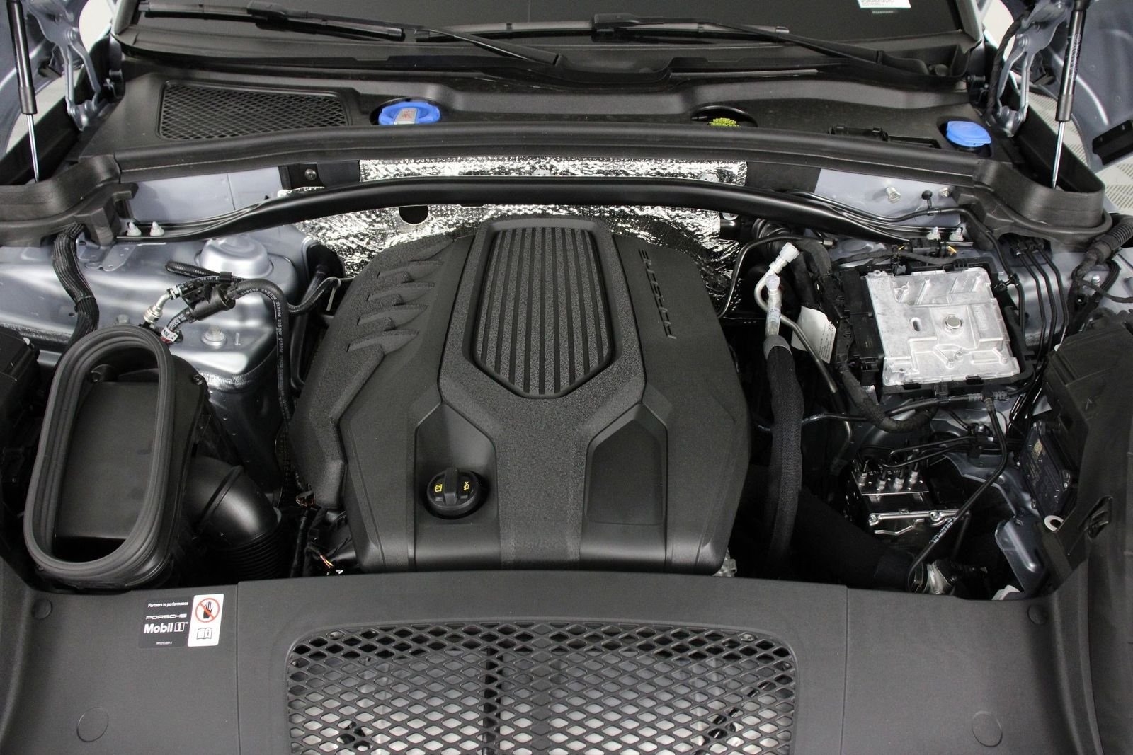 2026 Porsche Macan Base - Photo 20