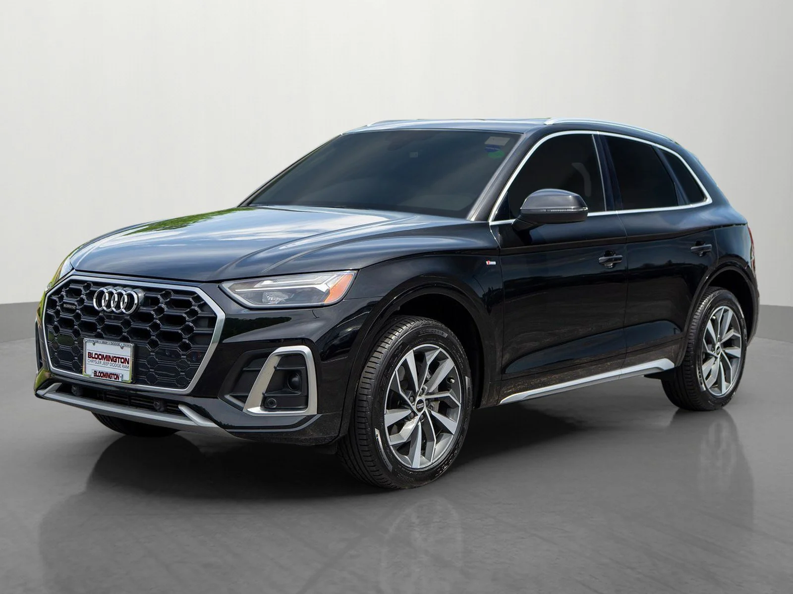 Used 2023 Black Metallic Audi 45 S line Premium image 4