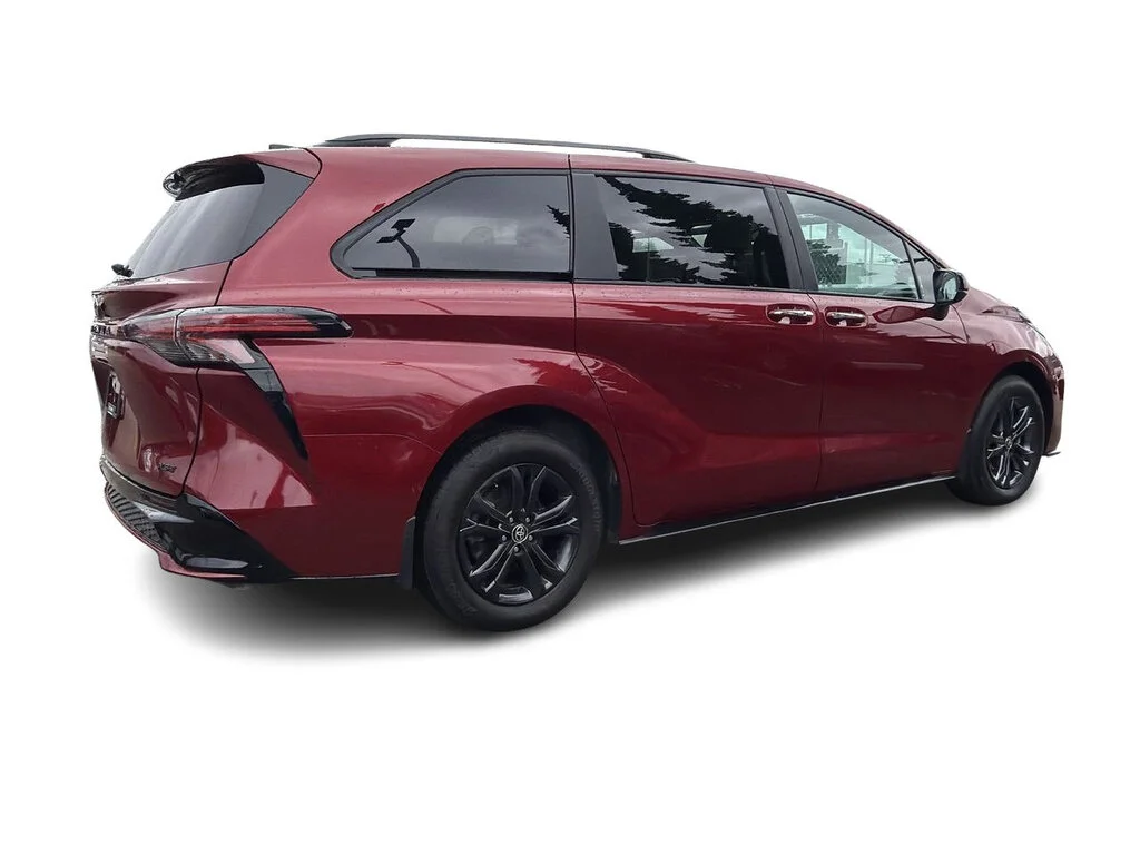 Used 2025  Toyota Sienna XSE AWD 7-Pass Dilawri Certified image 15