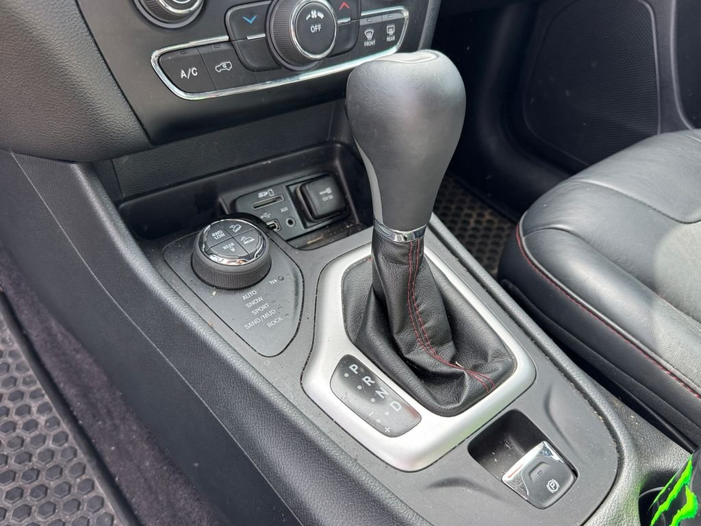 Used 2016 Gray Jeep Trailhawk image 24