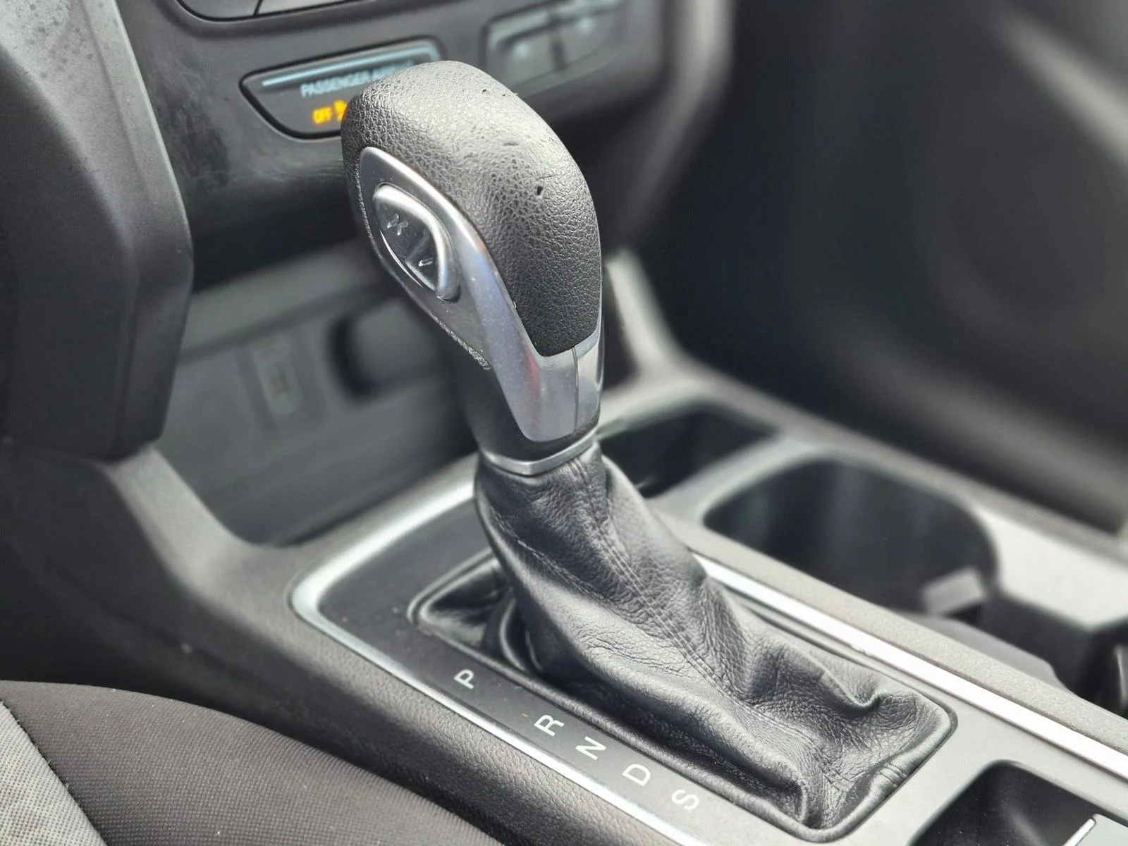 Used 2018 Oxford White Ford SE image 13