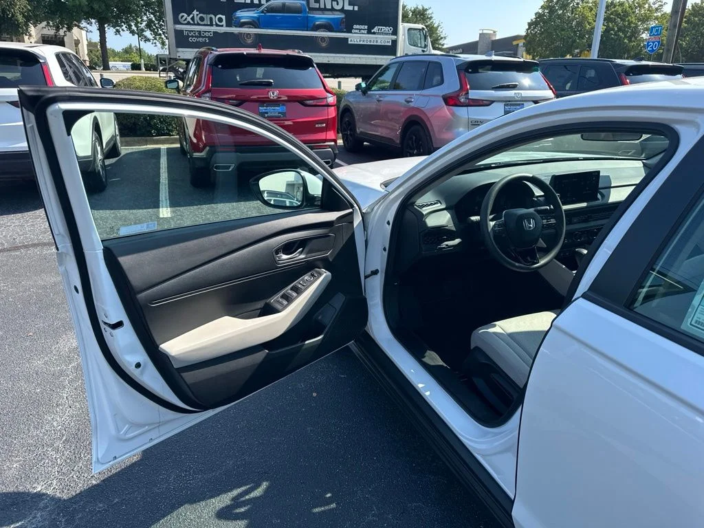 New 2026 Platinum White Pearl Honda LX image 20