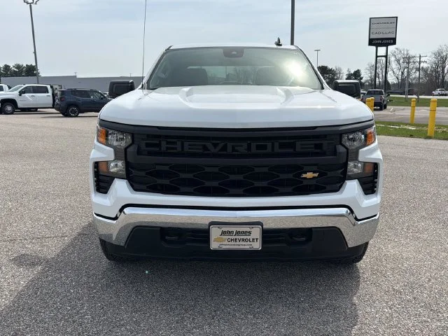New 2026 Summit White Chevrolet WT image 13