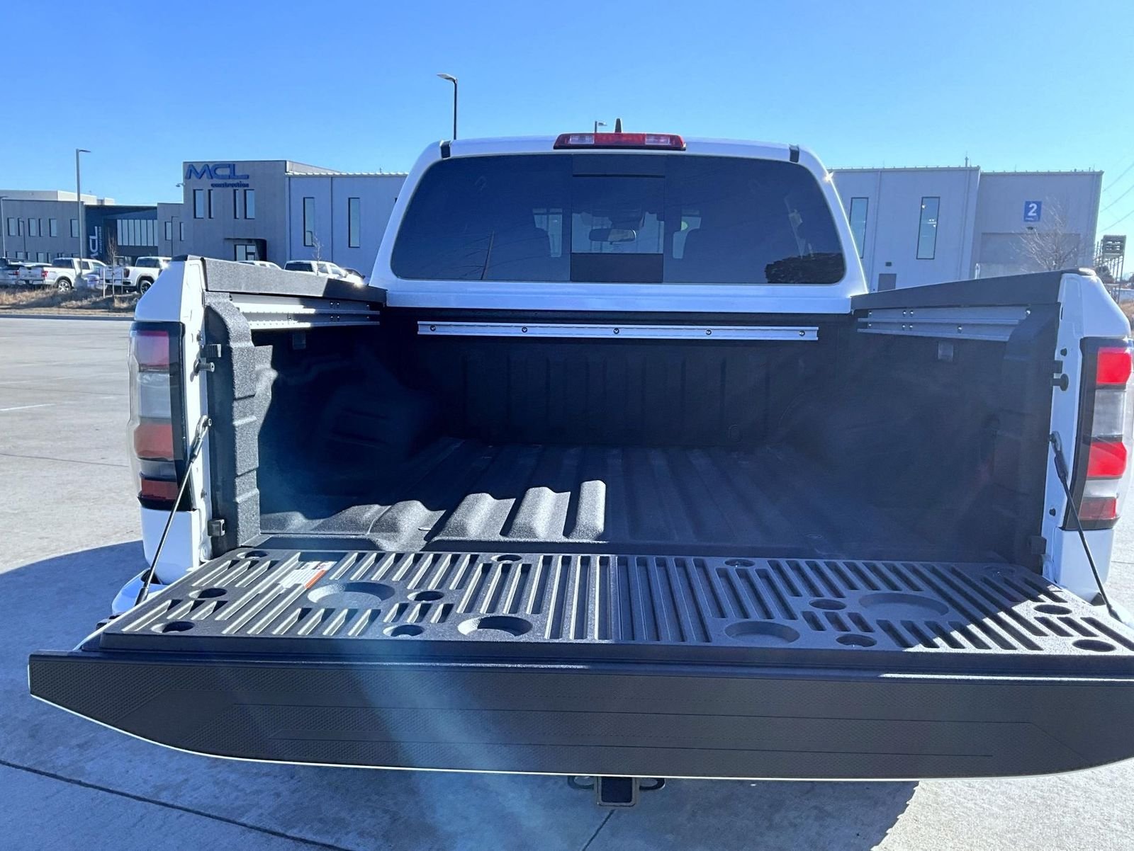 2026 Nissan Frontier SV - Photo 9
