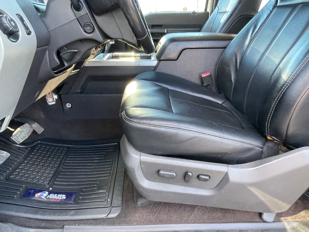 Used 2014 White Platinum Metallic Tri-Coat Ford Lariat image 14