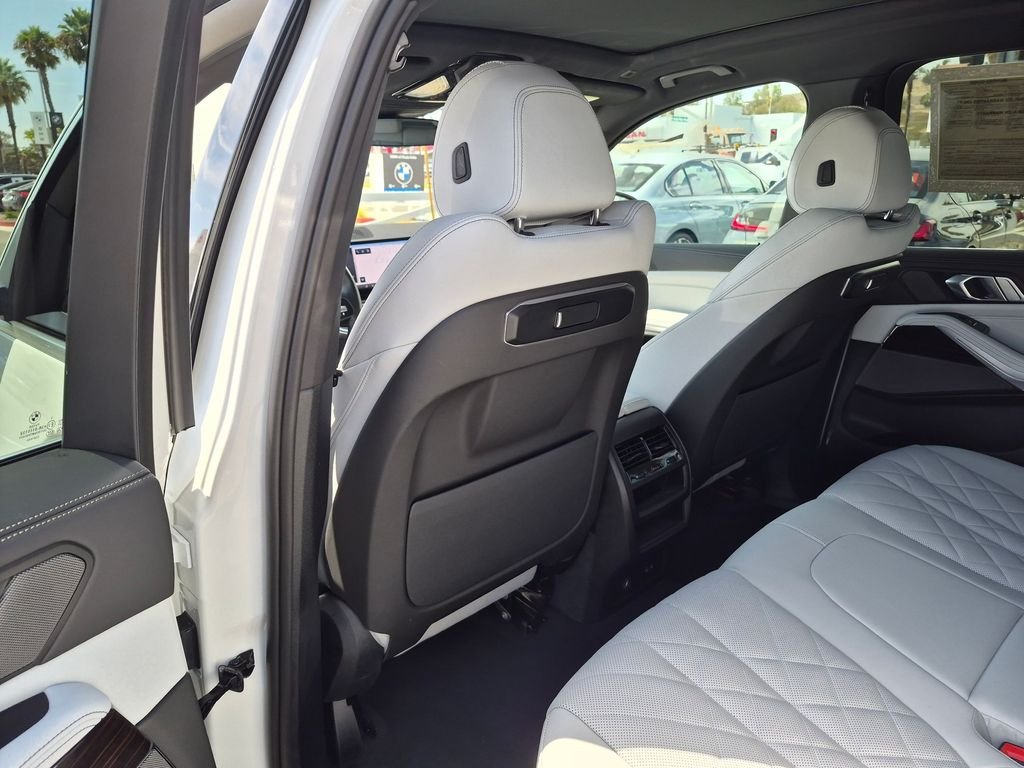 Used 2026 White BMW xDrive40i image 36