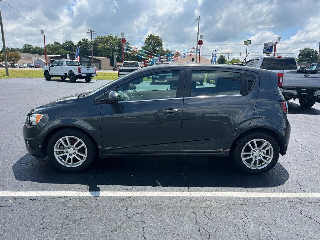 Used 2016 Nightfall Gray Metallic Chevrolet LT image 8